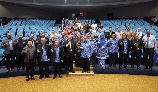 Projek agromakanan koperasi menjanjikan ribuan peluang pekerjaan kepada belia dan komuniti setempat.